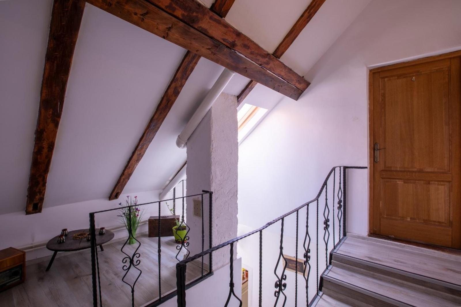 4 Rooms Piata Sfatului บราชอฟ ภายนอก รูปภาพ