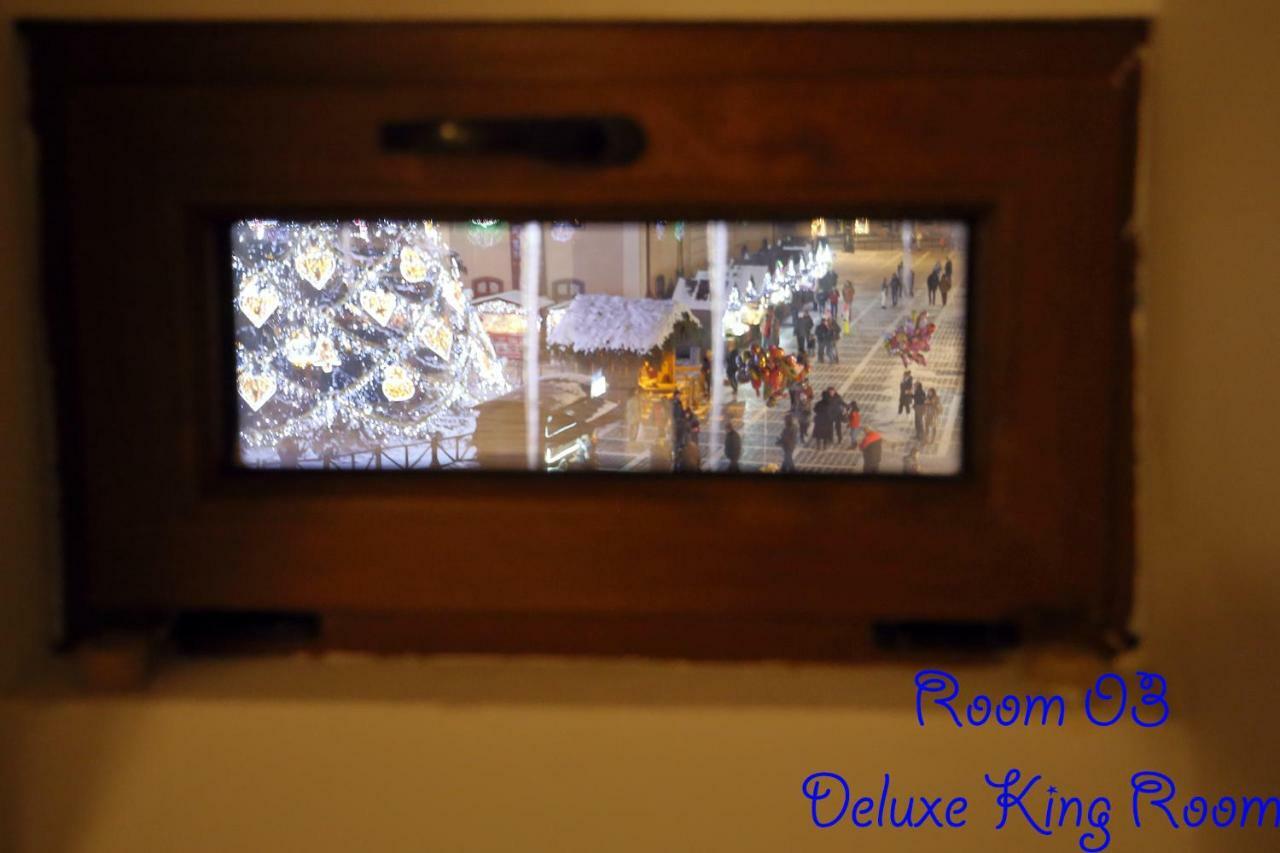 4 Rooms Piata Sfatului บราชอฟ ภายนอก รูปภาพ